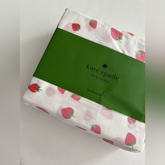 NIP Kate Spade Strawberry Twin Sheet Set - Picture 1 of 5